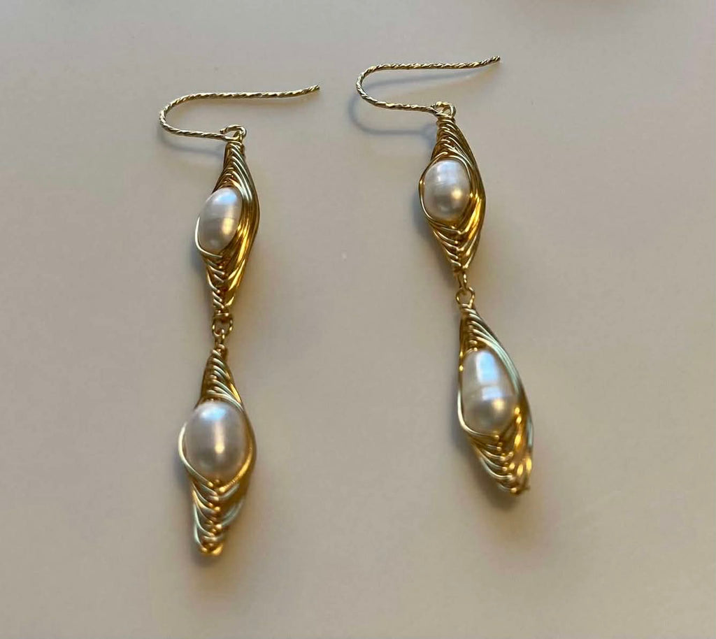 TriBar Gallery Freshwater Pearl Earrings || SIGNATURE