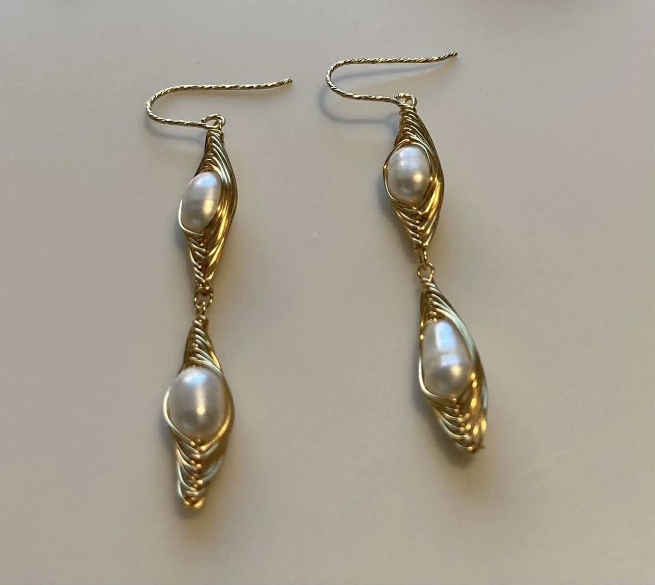 TriBar Gallery Freshwater Pearl Earrings || SIGNATURE