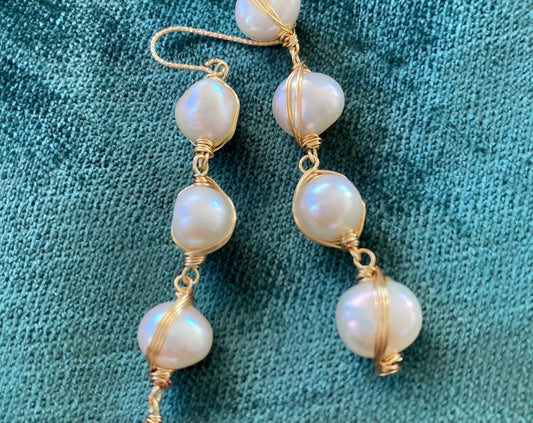 SIGNATURE Floating Pearl Drop Earrings