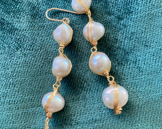 SIGNATURE Floating Pearl Drop Earrings