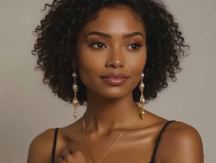 TriBar Gallery Freshwater Pearl Earrings || SIGNATURE